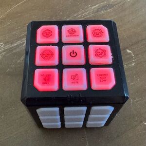 Winning Fingers Cube Memory Game